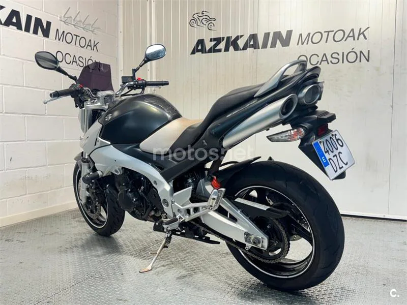 Suzuki GSR 600 – Vista 4