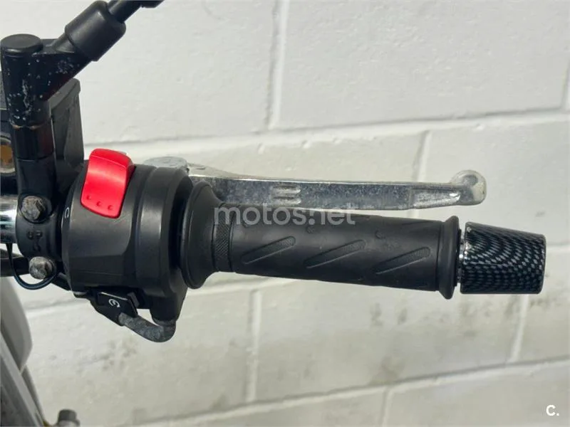 Suzuki GSR 600 – Vista 7