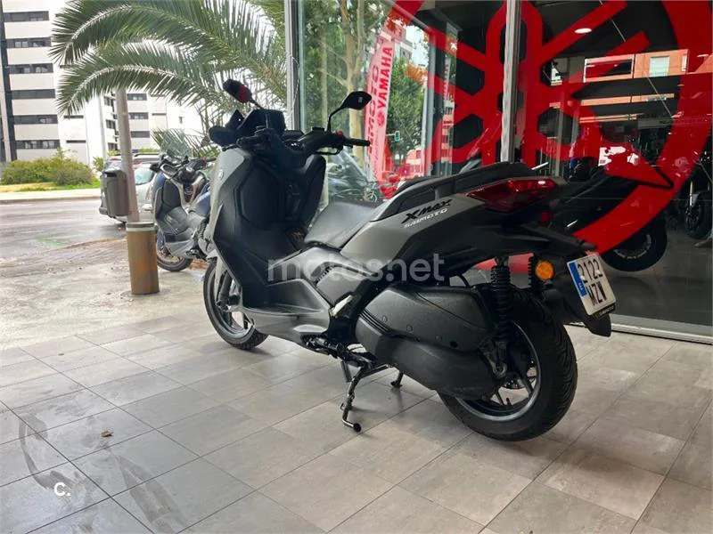 Yamaha XMAX 300 - Vista 8