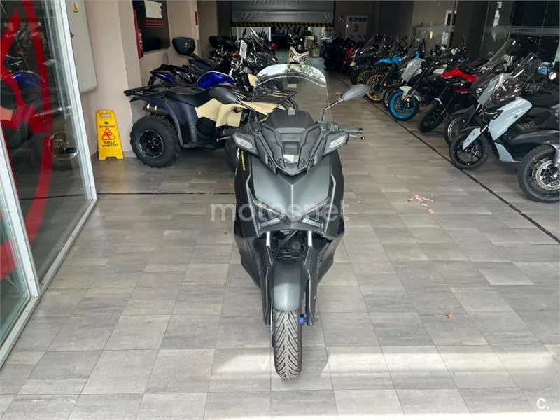 Yamaha XMAX 300 - Vista 7