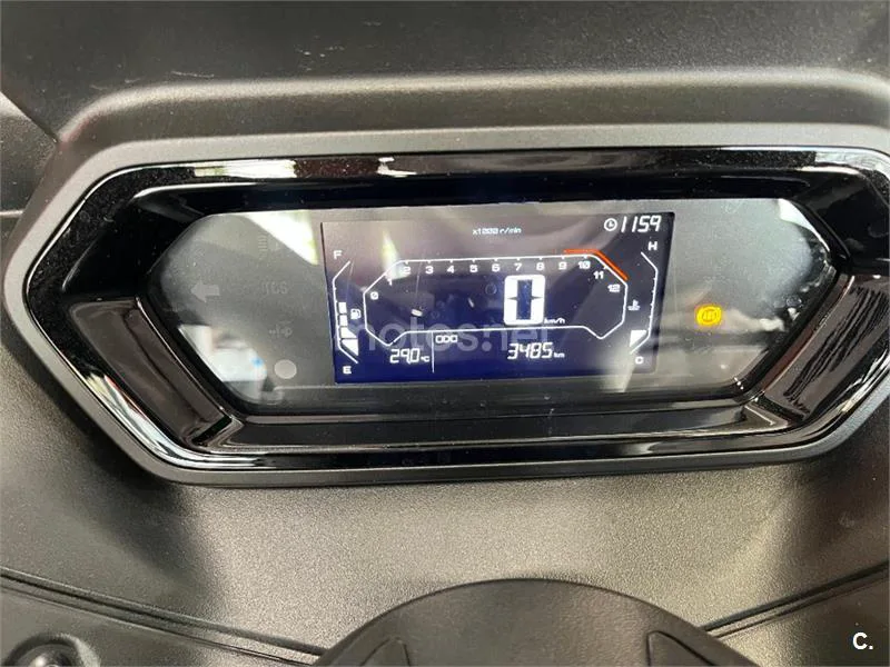 Yamaha XMAX 300 - Vista 10