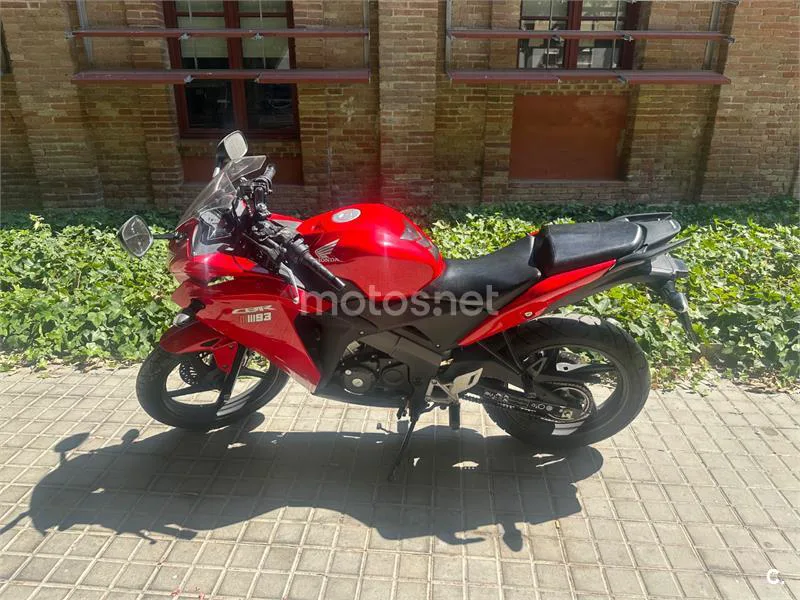 Honda CBR125R - Vista 5