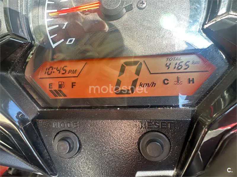Honda CBR125R - Vista 6