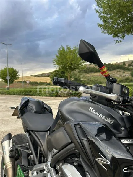 Kawasaki Z900 - Vista 4