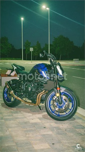 Yamaha MT-07 - Vista 7