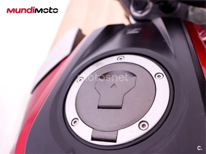Honda CB125R - Vista 19