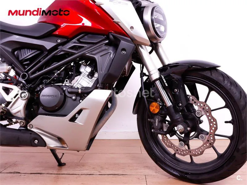 Honda CB125R - Vista 21