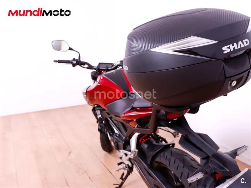 Honda CB125R - Vista 9