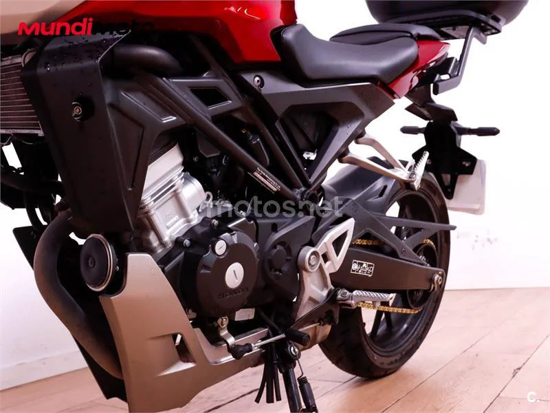 Honda CB125R - Vista 10