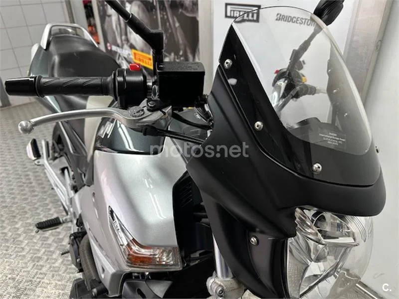 Suzuki GSR 600 – Vista 11