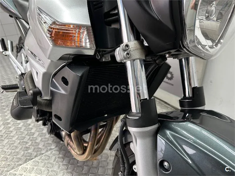 Suzuki GSR 600 – Vista 12