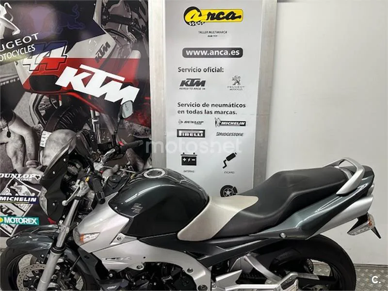Suzuki GSR 600 – Vista 15