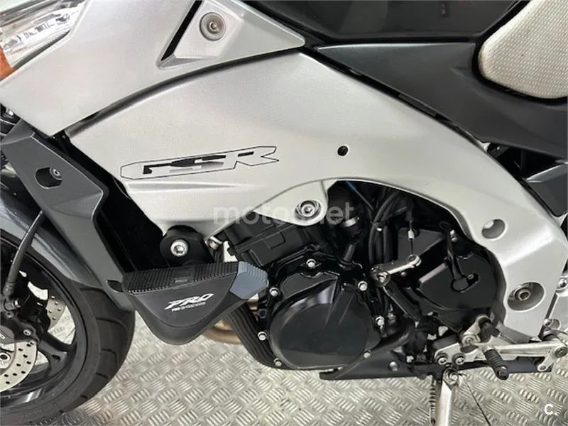 Suzuki GSR 600 – Vista 21