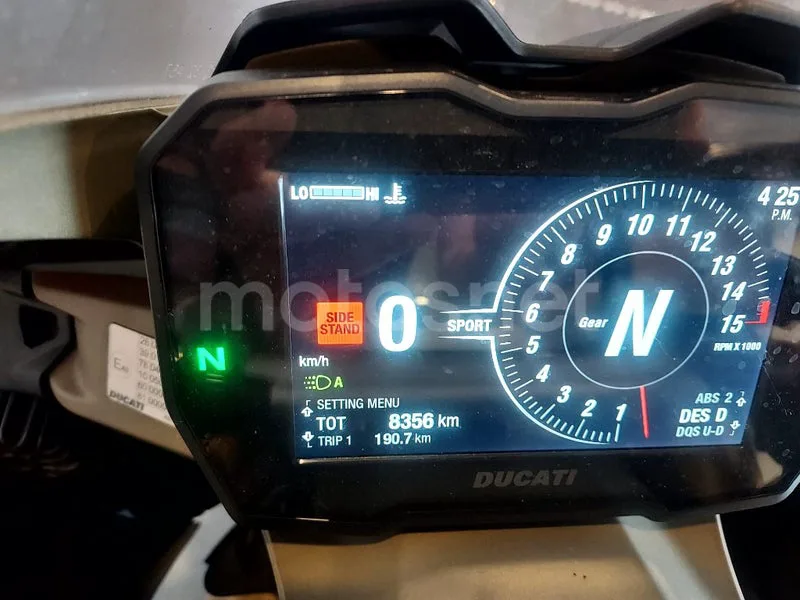 Ducati Panigale V4 - Vista 3