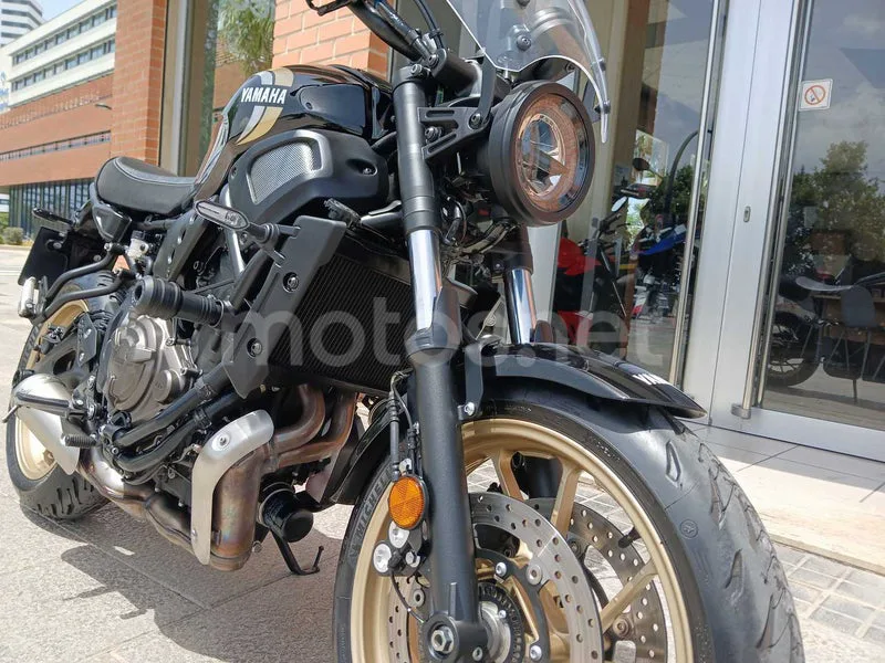 Yamaha XSR700 - Vista 6