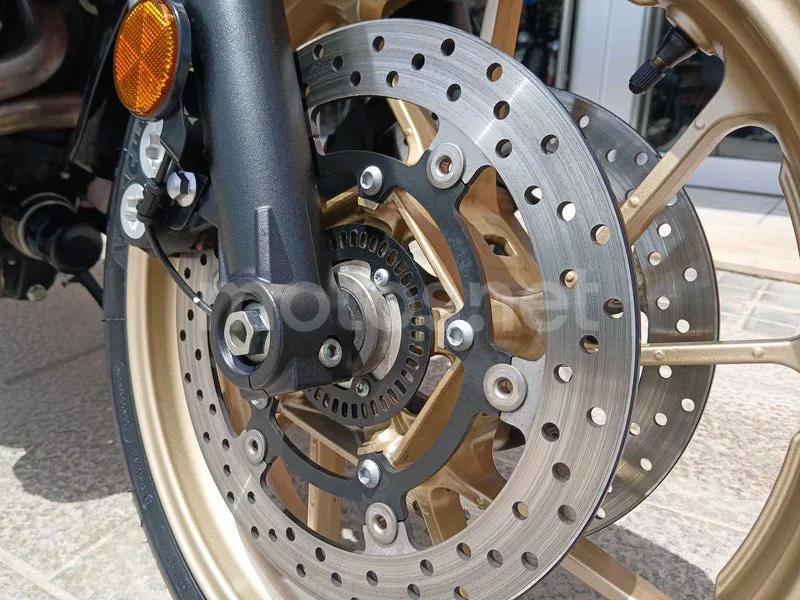 Yamaha XSR700 - Vista 8