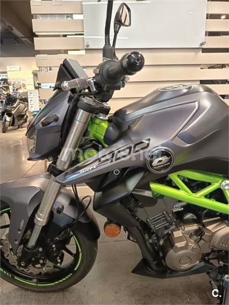 QJ Motor SRK 400 – Vista 8