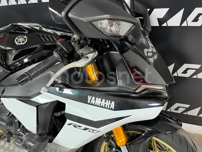 Yamaha YZF-R1 - Vista 7