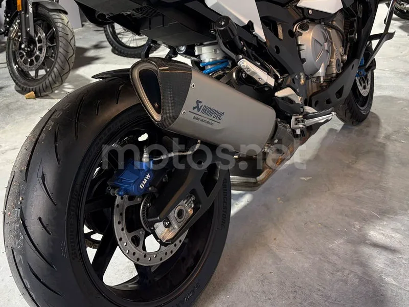 BMW M 1000 XR - Vista 11