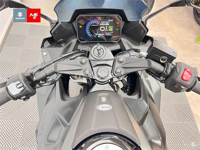 Suzuki GSX-8R - Vista 7