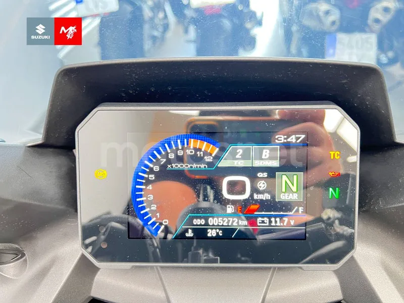 Suzuki GSX-8R - Vista 8