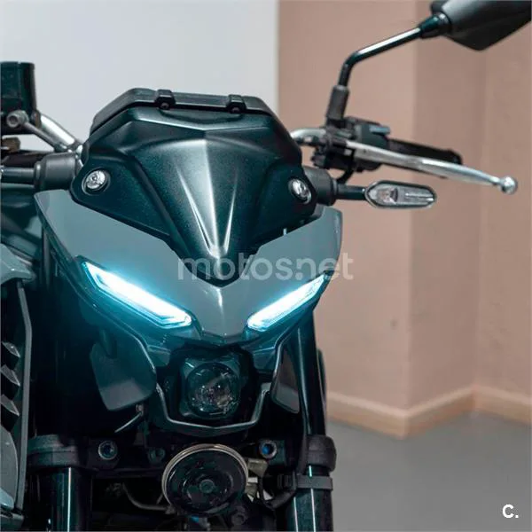 Yamaha MT-03 - Vista 12