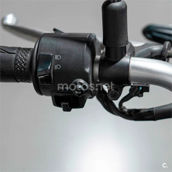 Yamaha MT-03 - Vista 8