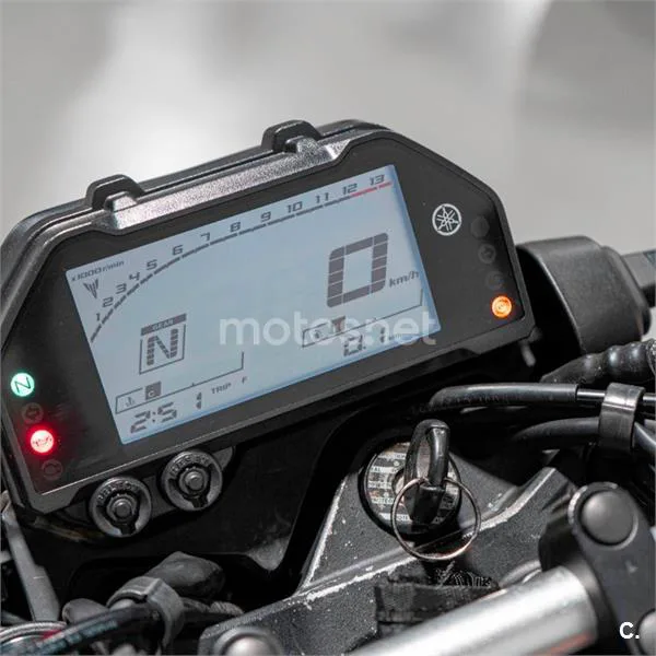 Yamaha MT-03 - Vista 9