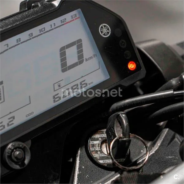 Yamaha MT-03 - Vista 10