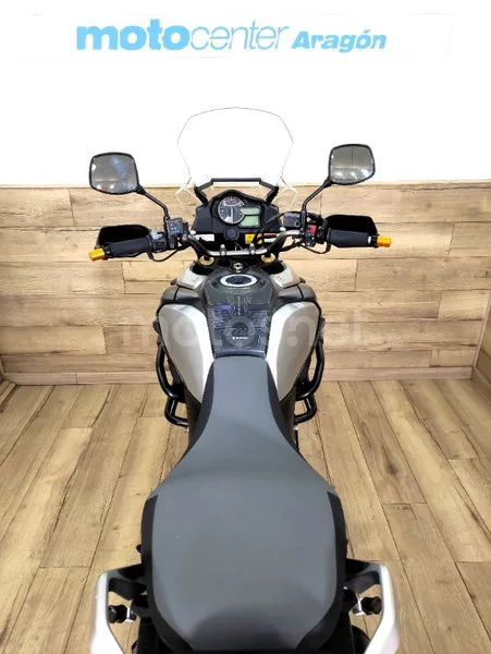 Suzuki V-Strom 1000 - Vista 14