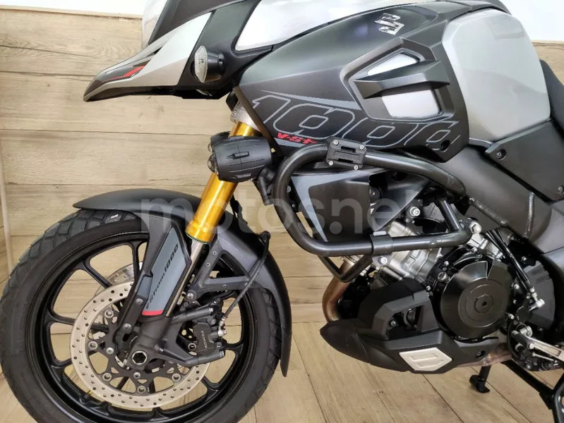 Suzuki V-Strom 1000 - Vista 6