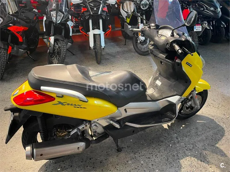 Yamaha XMAX 250 - Vista 4