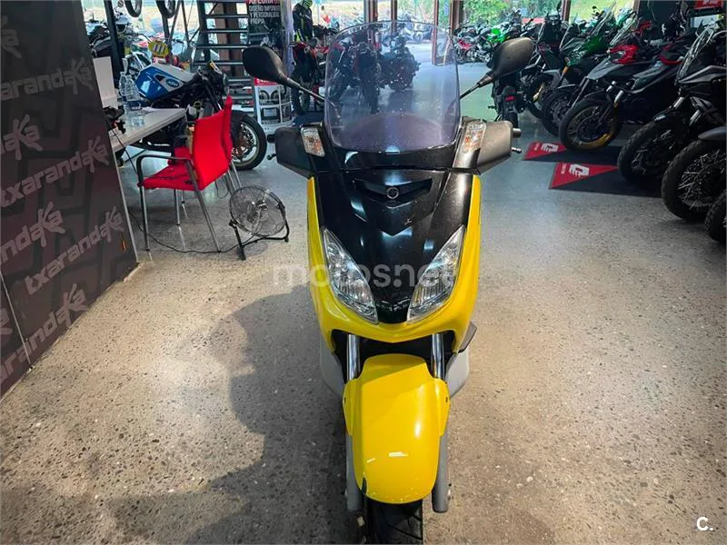 Yamaha XMAX 250 - Vista 5