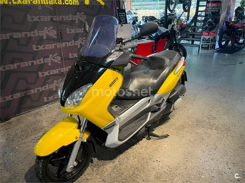 Yamaha XMAX 250 - Vista 6