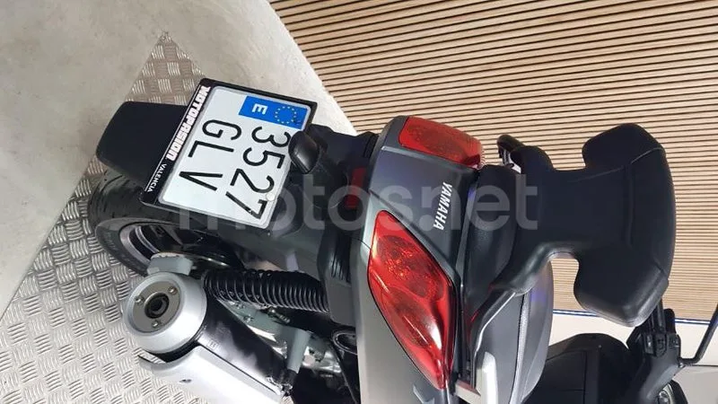 Yamaha XMAX 125 - Vista 12