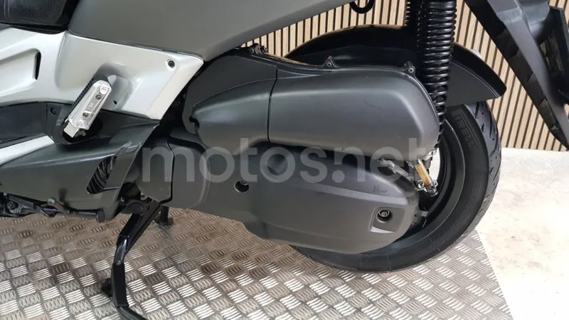 Yamaha XMAX 125 - Vista 23