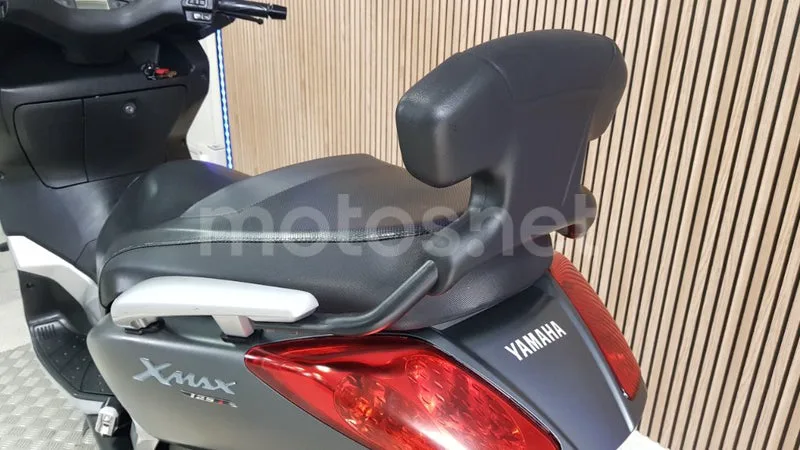 Yamaha XMAX 125 - Vista 25