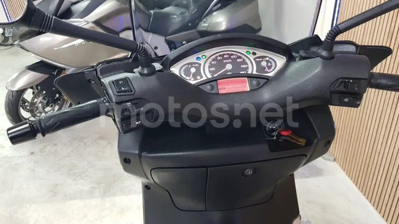 Yamaha XMAX 125 - Vista 28