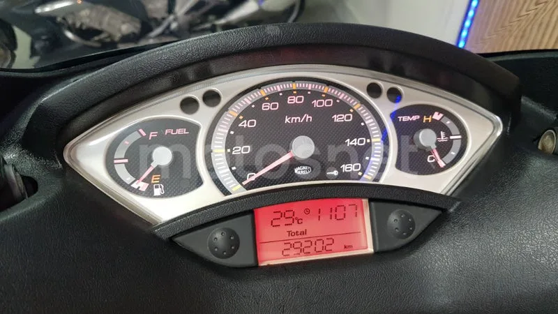 Yamaha XMAX 125 - Vista 30