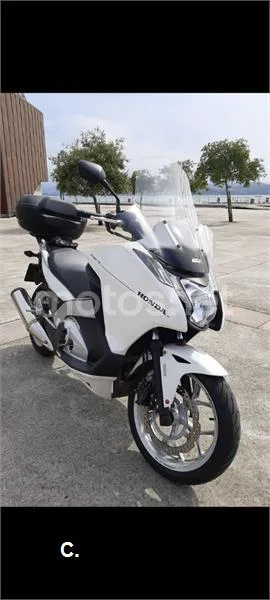 Honda Integra 750 S - Vista 3