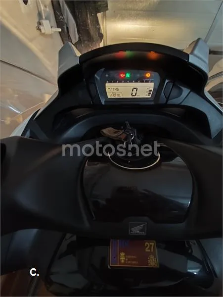 Honda Integra 750 S - Vista 4