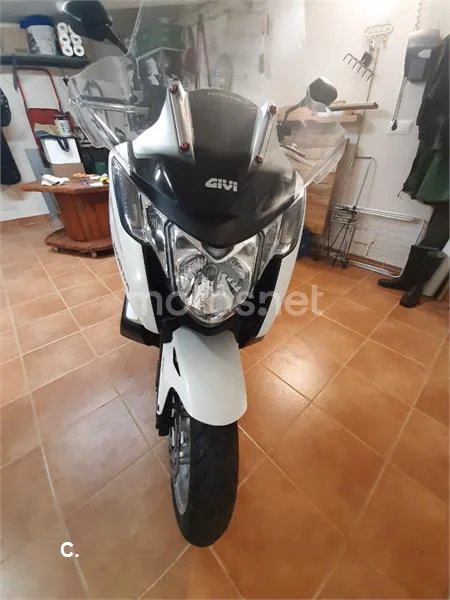 Honda Integra 750 S - Vista 6