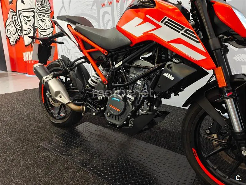 KTM 125 – Vista 13