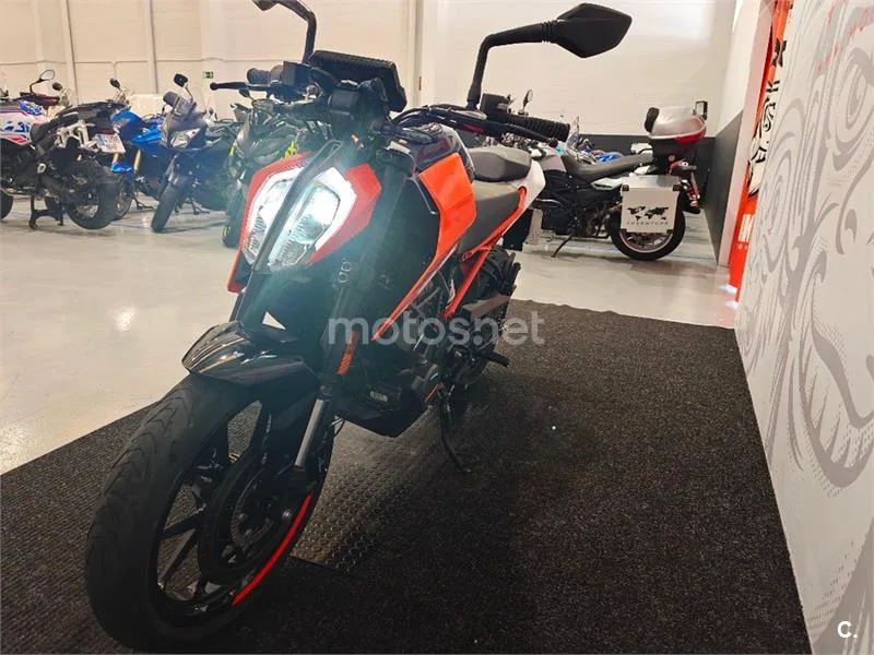 KTM 125 – Vista 6