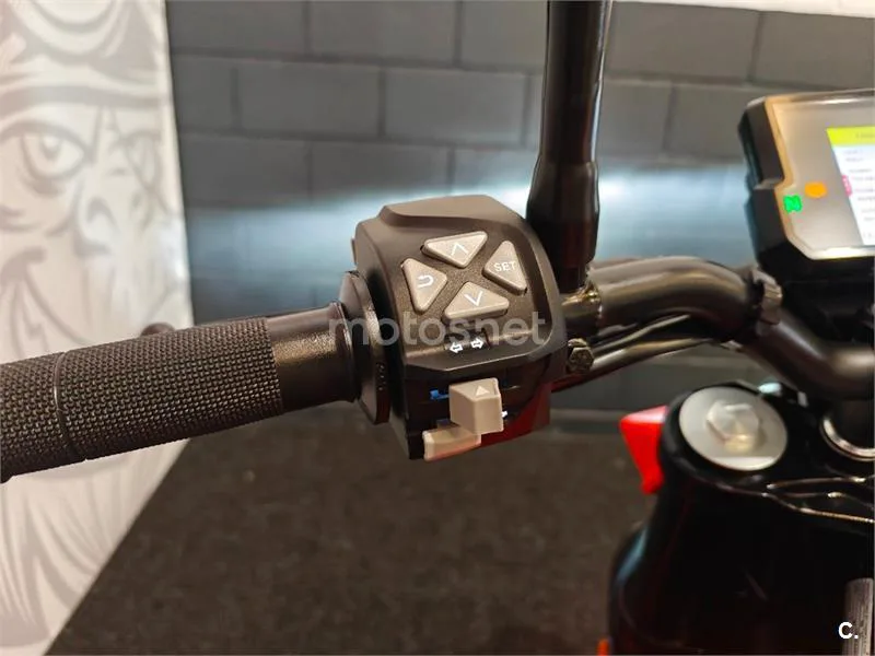 KTM 125 – Vista 9