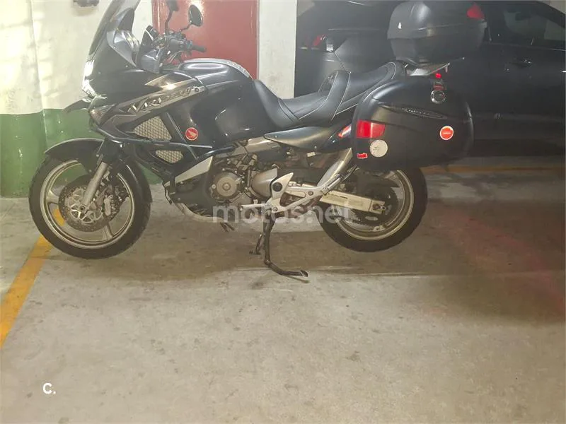 Honda XL1000V Varadero 3500 € 2009 Araba - 1