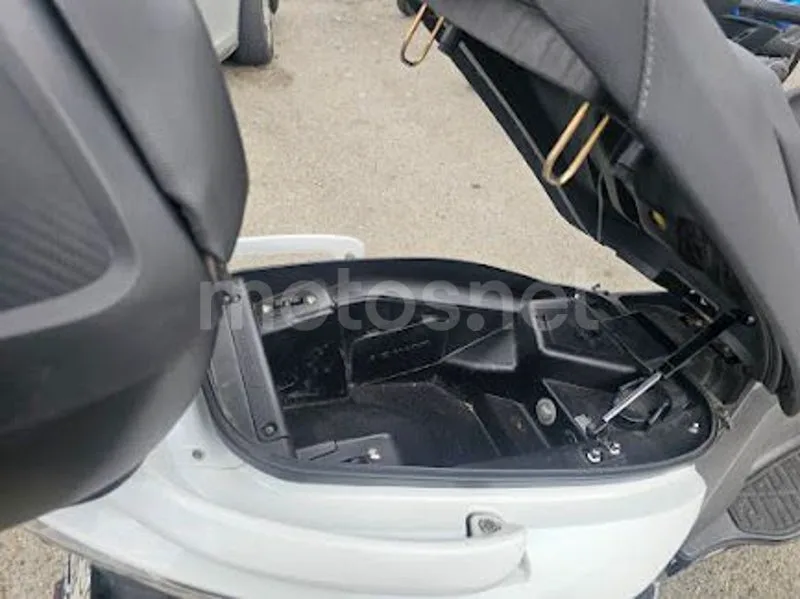 Kymco Xciting 500 - Vista 14