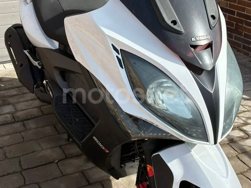 Kymco Xciting 500 - Vista 4