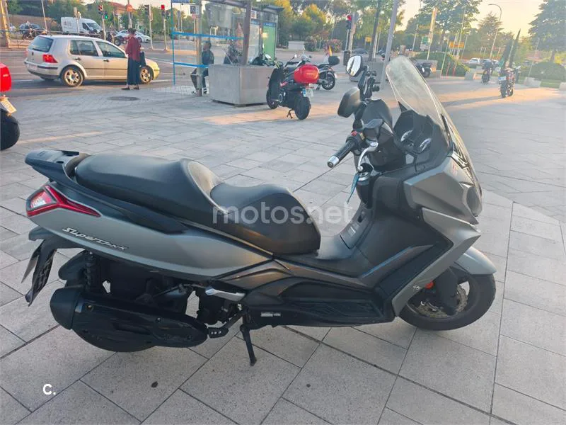 Kymco Super Dink 125 – Vista 3