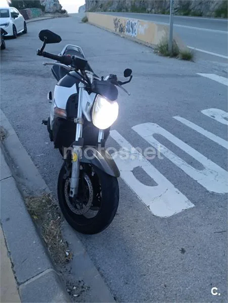 Suzuki GSR 600 – Vista 3